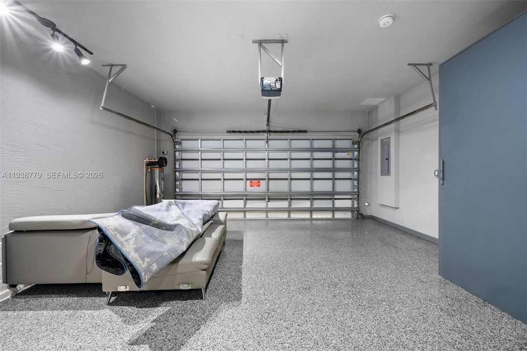 En Venta: $835,000 (4 camas, 3 baños, 2020 Pies cuadrados)