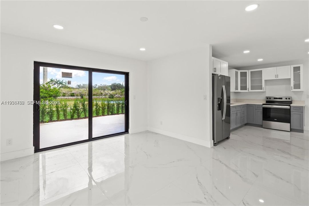 出租: $4,600 (3 贝兹, 2 浴室, 1776 平方英尺)