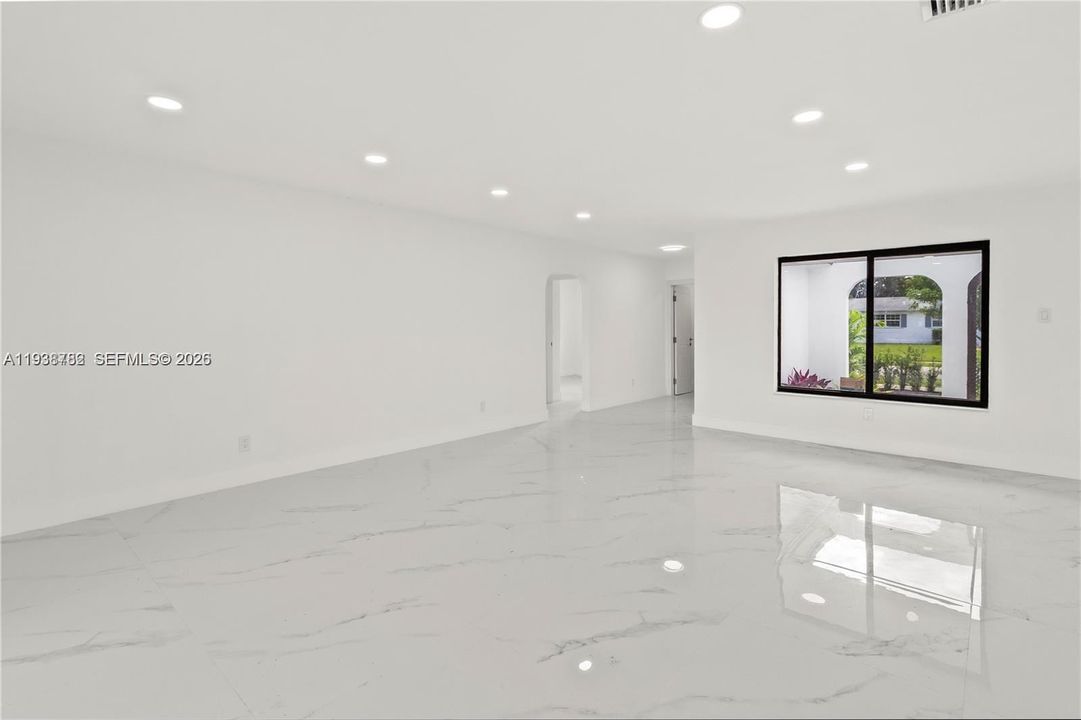 出租: $4,600 (3 贝兹, 2 浴室, 1776 平方英尺)