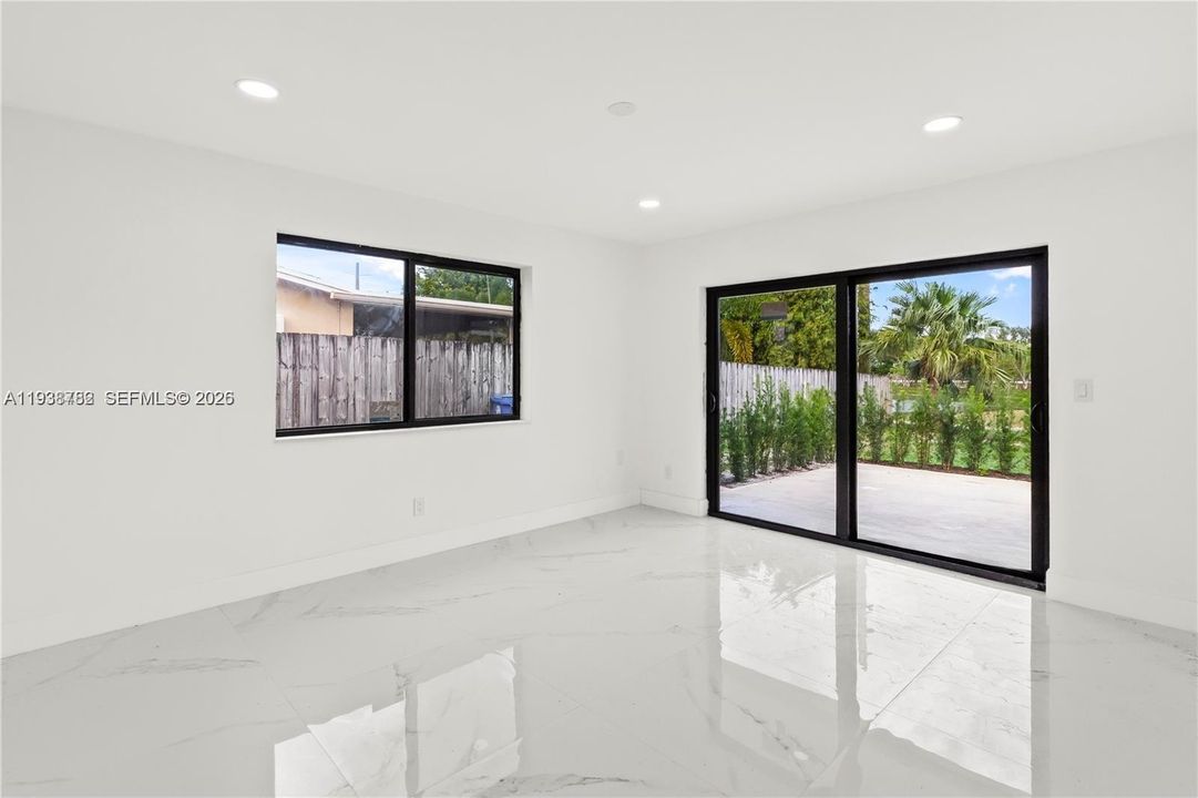 出租: $4,600 (3 贝兹, 2 浴室, 1776 平方英尺)