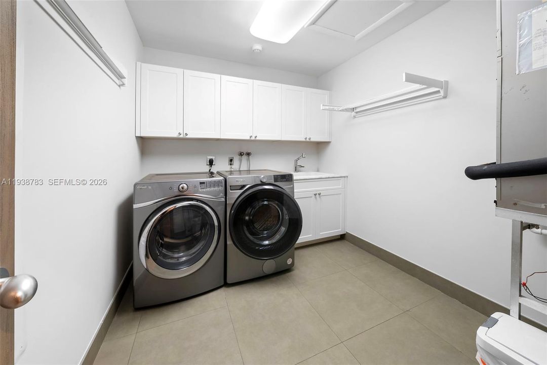 En Renta: $27,000 (4 camas, 4 baños, 6121 Pies cuadrados)