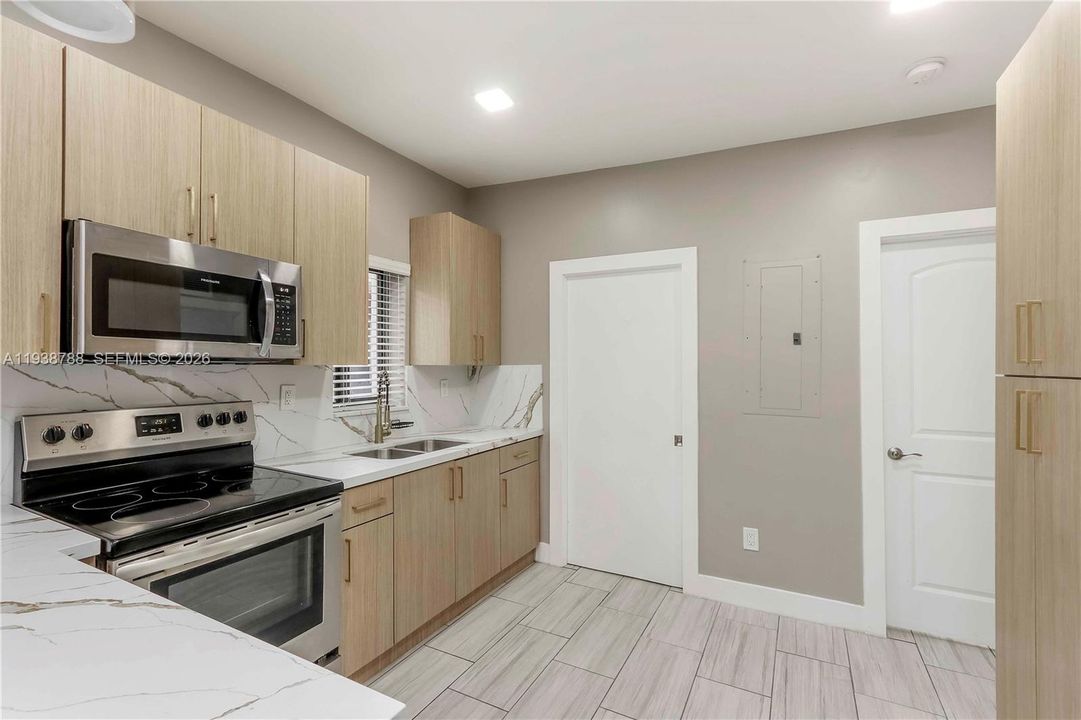 待售: $519,999 (3 贝兹, 2 浴室, 1200 平方英尺)