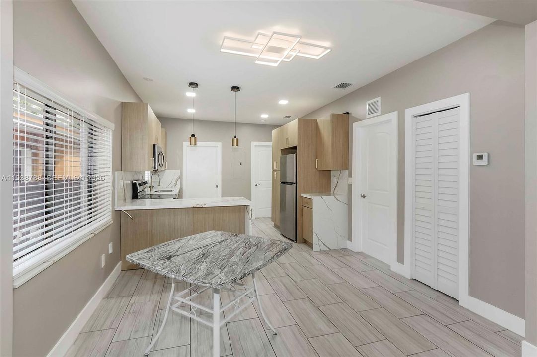 待售: $519,999 (3 贝兹, 2 浴室, 1200 平方英尺)