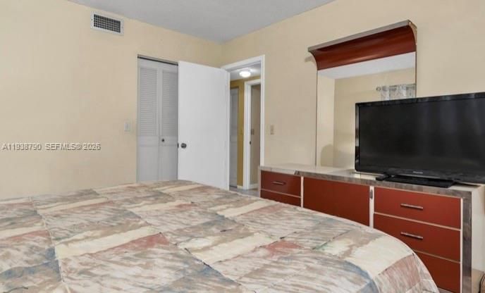 En Venta: $270,000 (2 camas, 2 baños, 1144 Pies cuadrados)