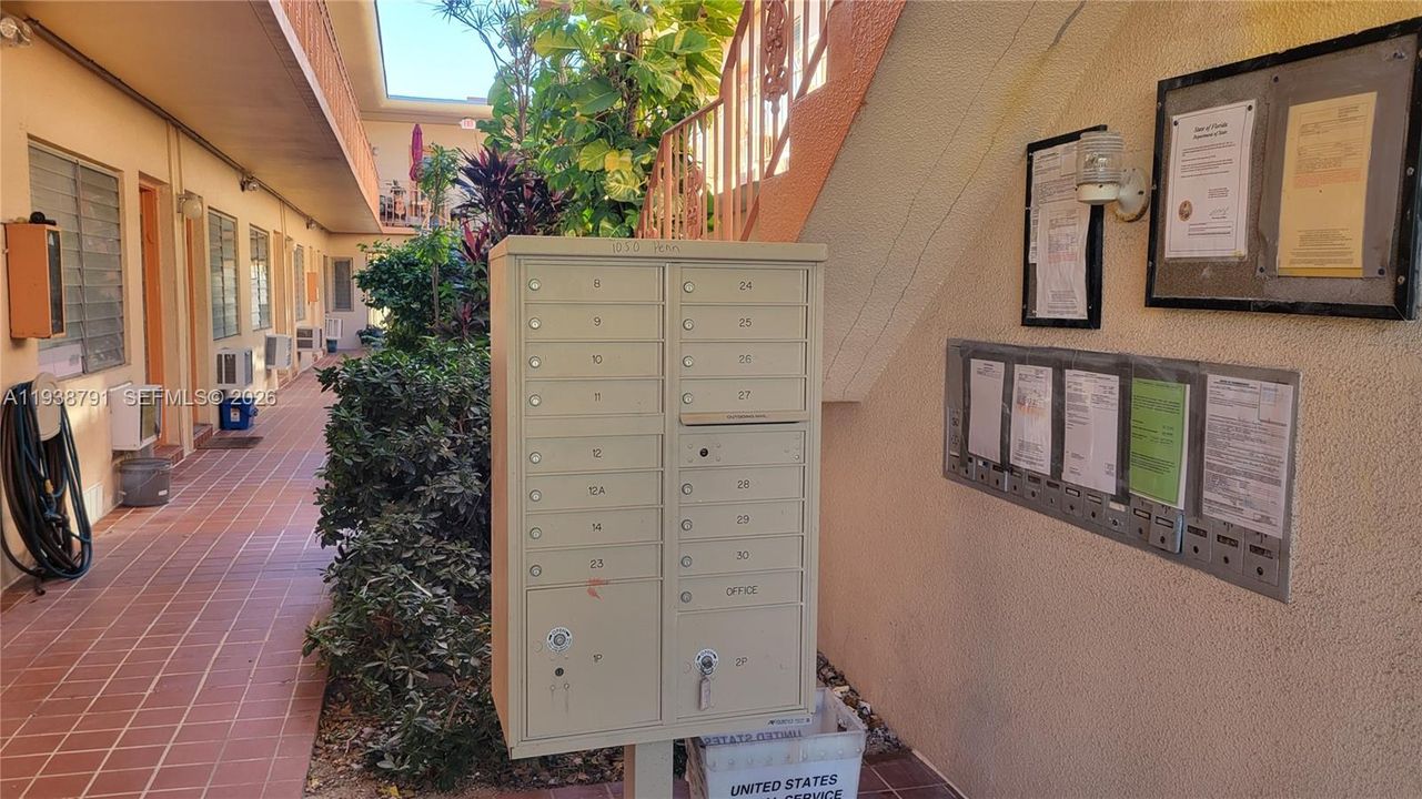 For Rent: $1,950 (0 beds, 1 baths, 380 Square Feet)