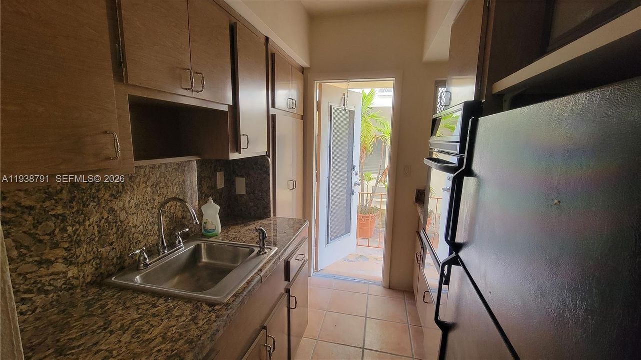 For Rent: $1,950 (0 beds, 1 baths, 380 Square Feet)