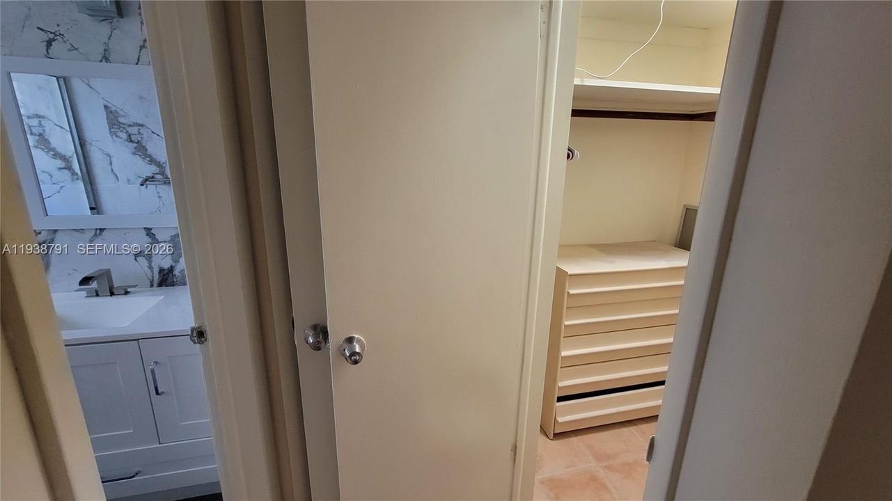 For Rent: $1,950 (0 beds, 1 baths, 380 Square Feet)