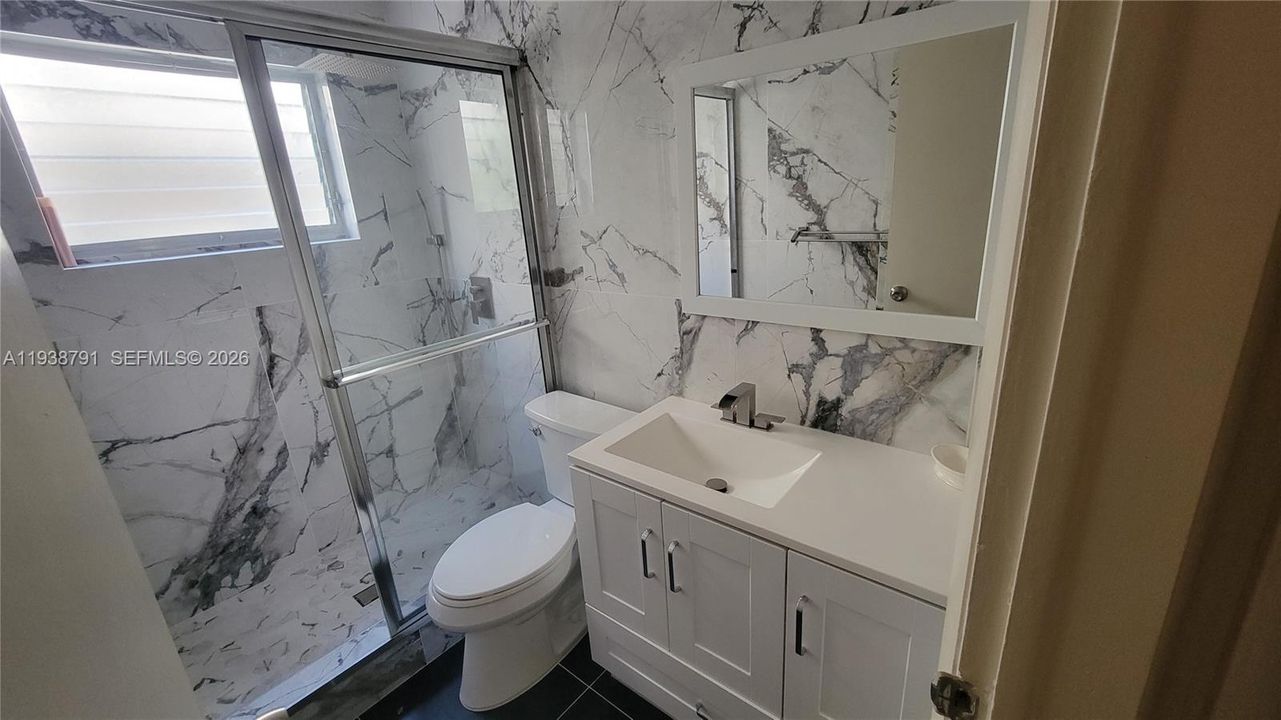 For Rent: $1,950 (0 beds, 1 baths, 380 Square Feet)