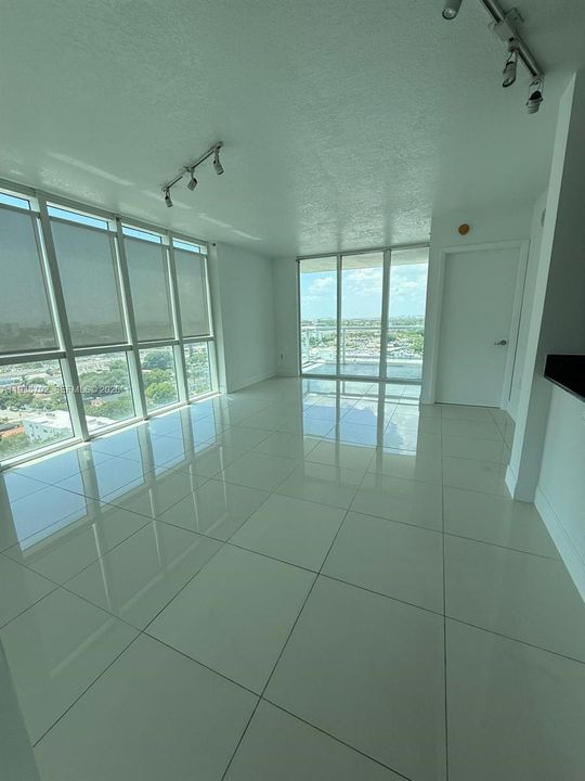 En Renta: $3,000 (2 camas, 2 baños, 902 Pies cuadrados)