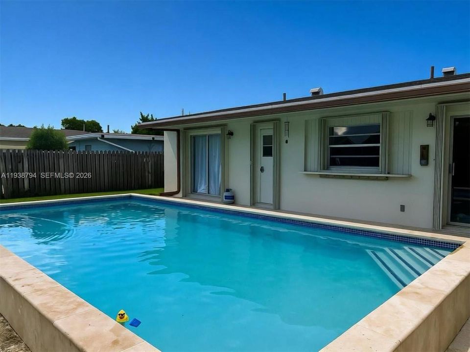 En Renta: $3,500 (4 camas, 2 baños, 1352 Pies cuadrados)