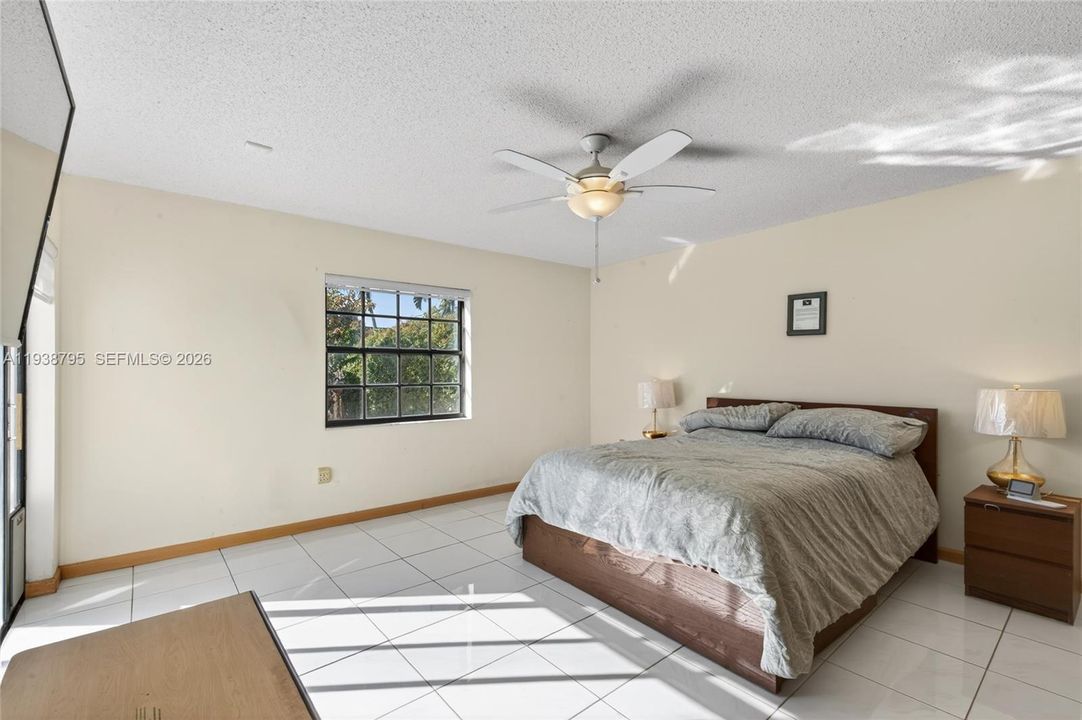 En Venta: $620,000 (3 camas, 2 baños, 1507 Pies cuadrados)