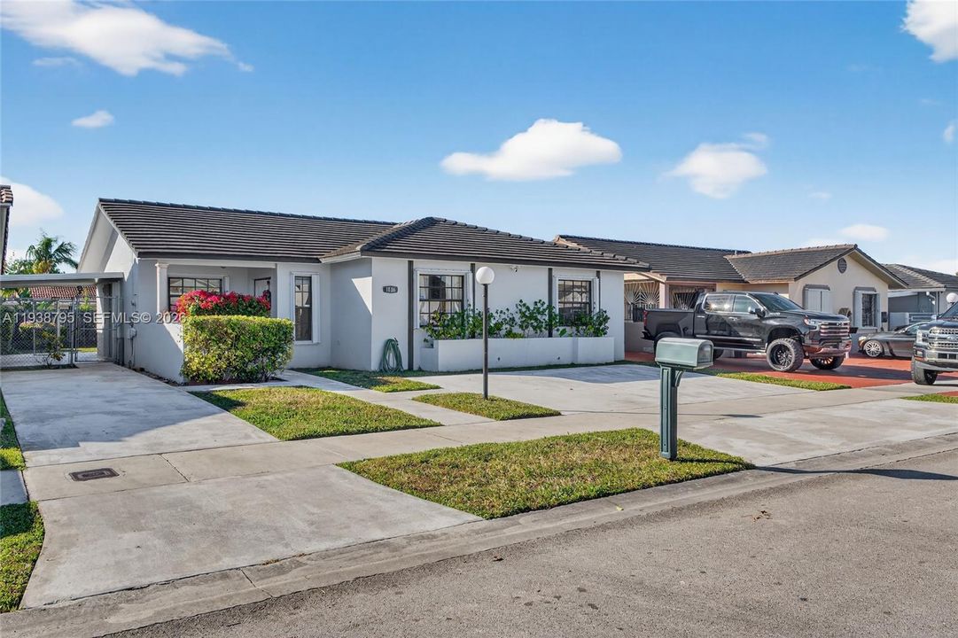 En Venta: $620,000 (3 camas, 2 baños, 1507 Pies cuadrados)