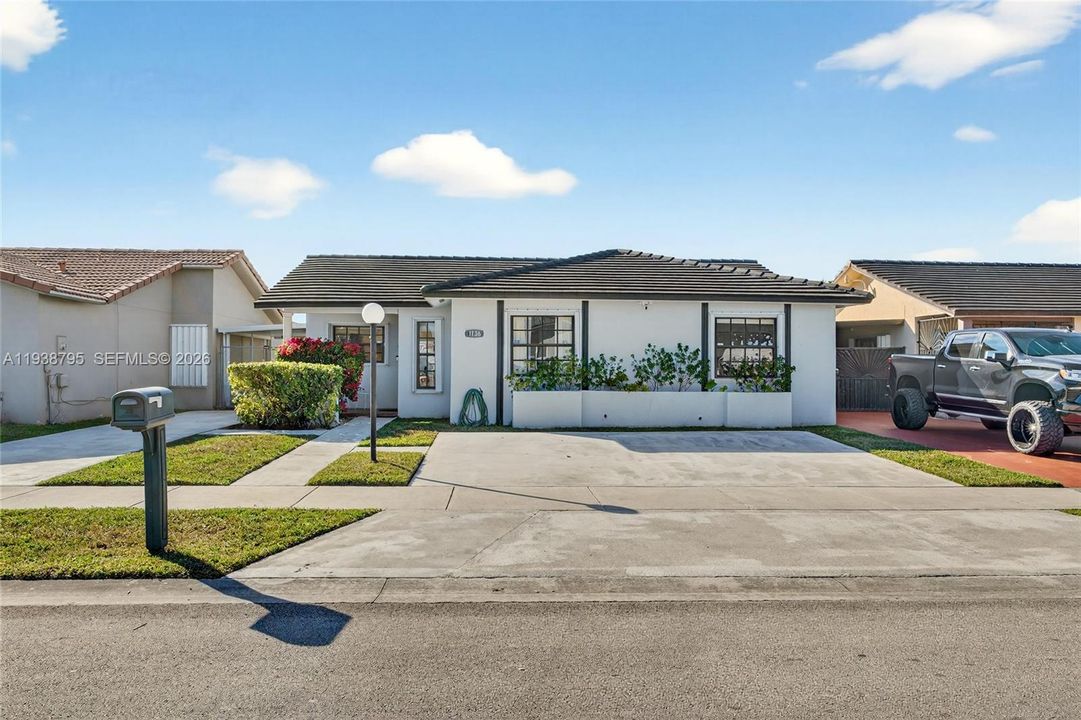 En Venta: $620,000 (3 camas, 2 baños, 1507 Pies cuadrados)