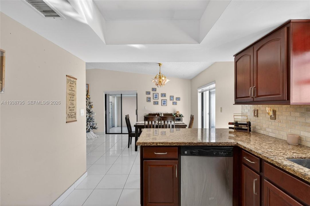 En Venta: $620,000 (3 camas, 2 baños, 1507 Pies cuadrados)