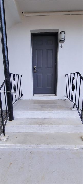 出租: $2,250 (2 贝兹, 1 浴室, 865 平方英尺)