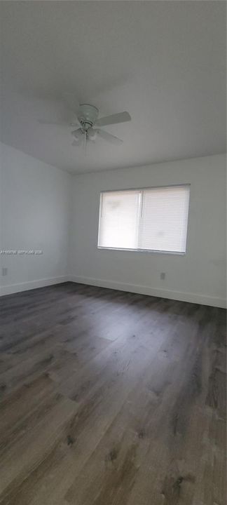 出租: $2,250 (2 贝兹, 1 浴室, 865 平方英尺)