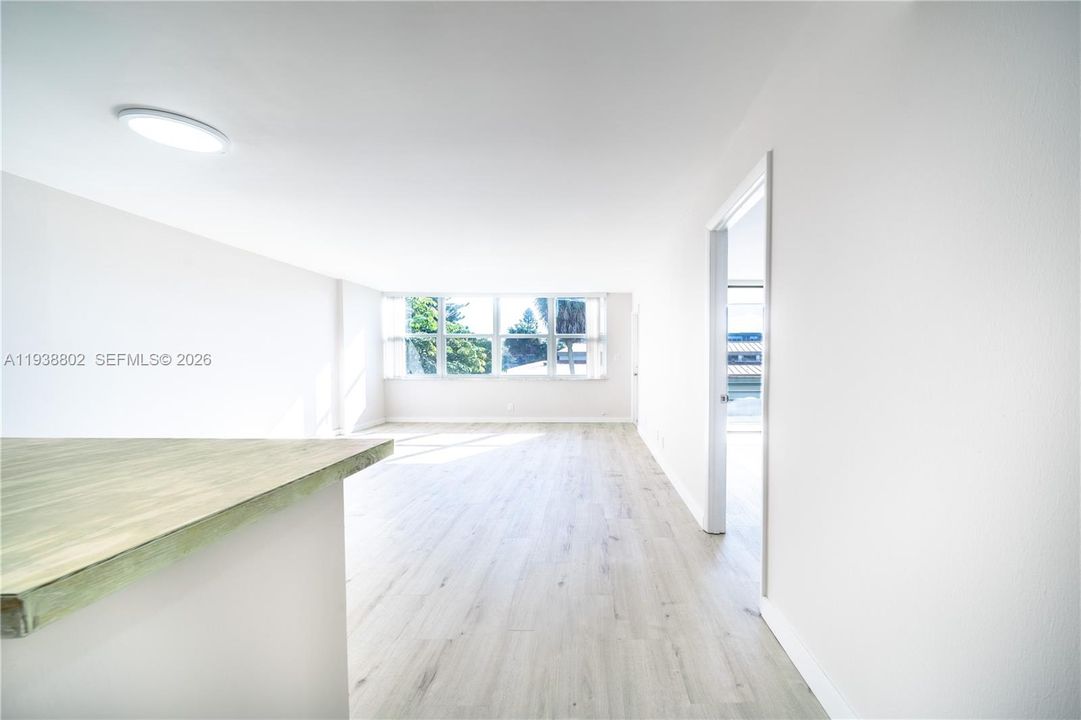 For Rent: $1,850 (1 beds, 1 baths, 780 Square Feet)