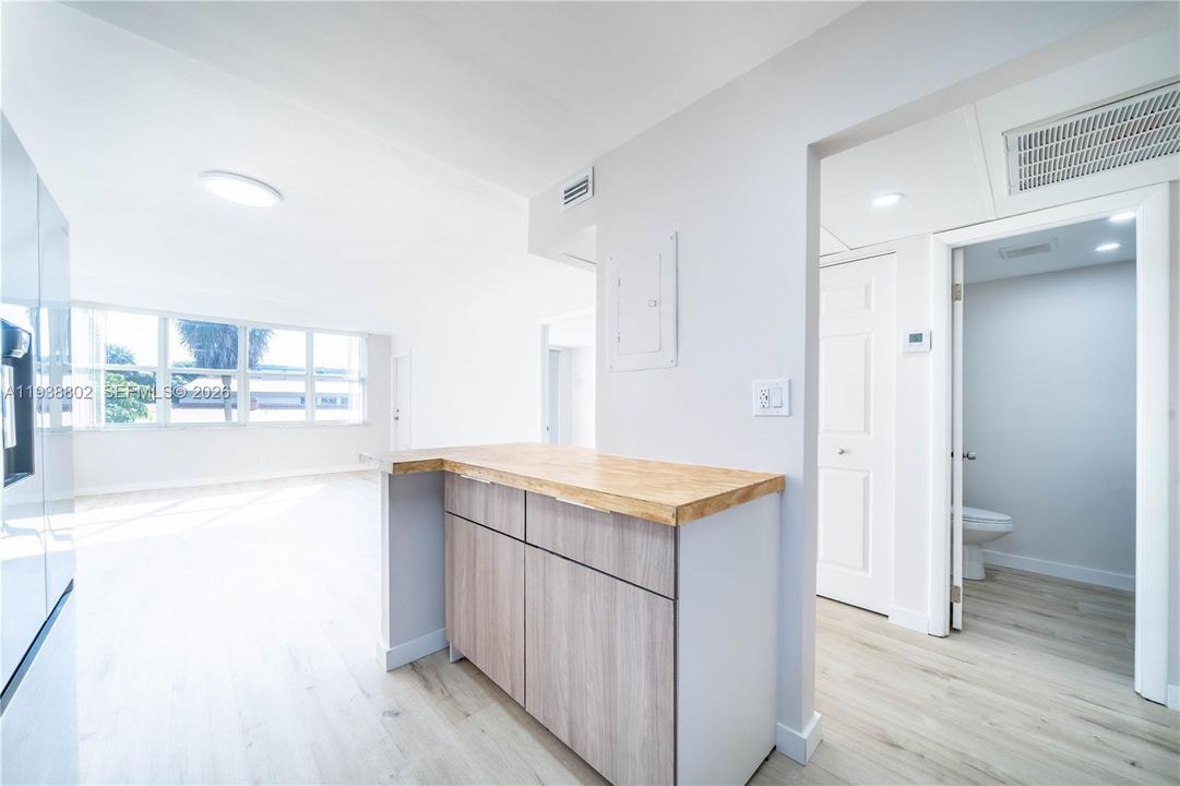 For Rent: $1,850 (1 beds, 1 baths, 780 Square Feet)