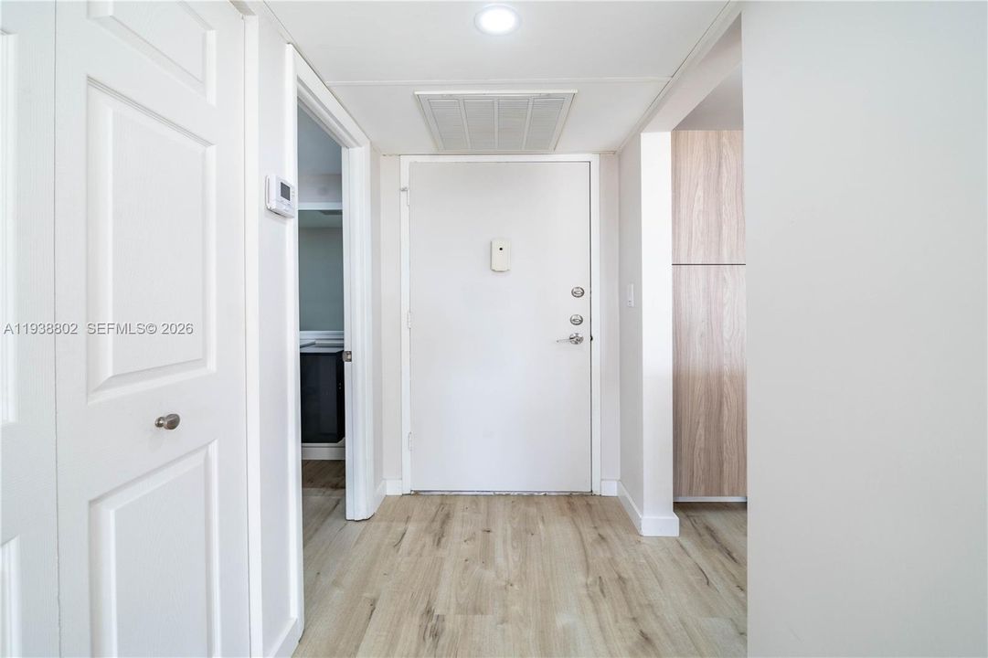 For Rent: $1,850 (1 beds, 1 baths, 780 Square Feet)