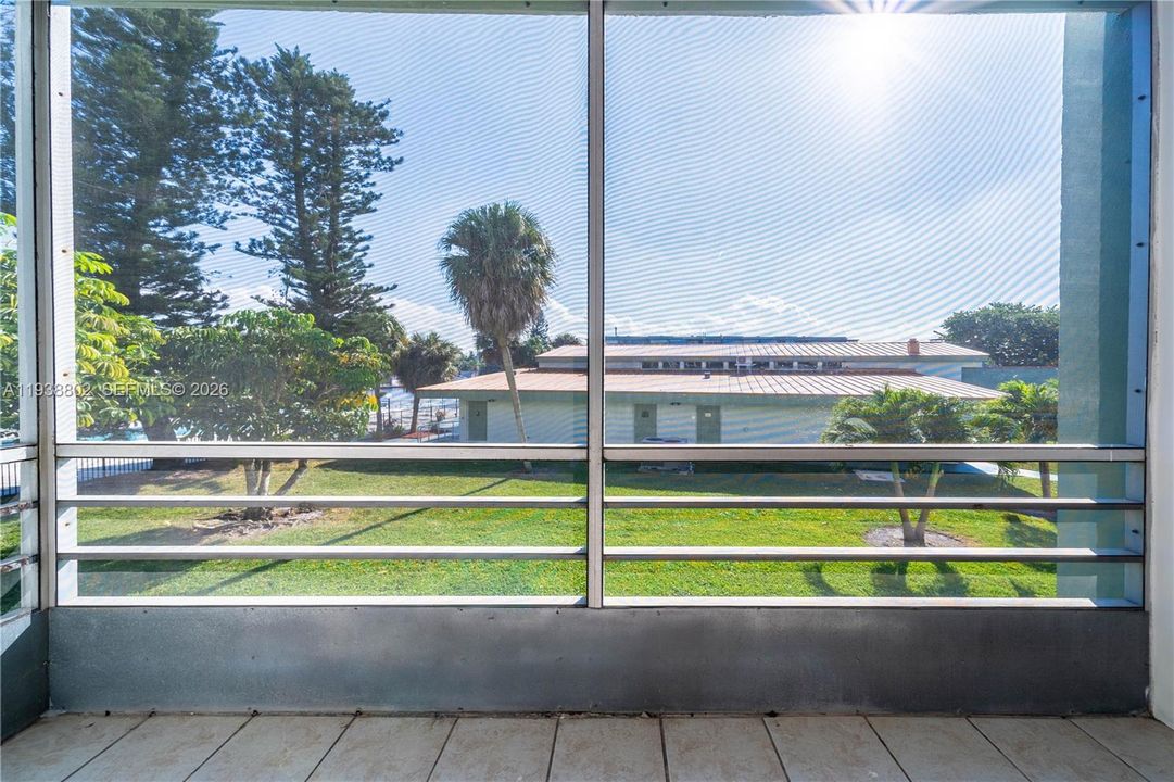 For Rent: $1,850 (1 beds, 1 baths, 780 Square Feet)