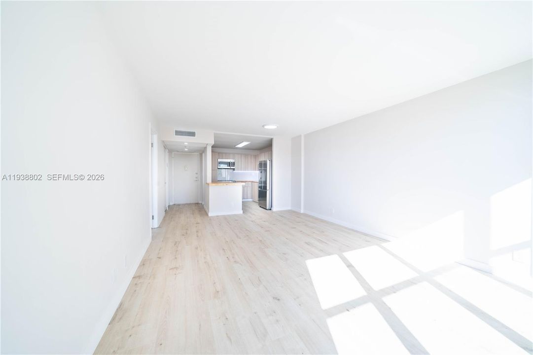 For Rent: $1,850 (1 beds, 1 baths, 780 Square Feet)