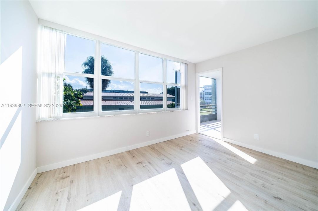 For Rent: $1,850 (1 beds, 1 baths, 780 Square Feet)