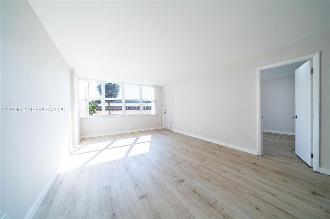 For Rent: $1,850 (1 beds, 1 baths, 780 Square Feet)