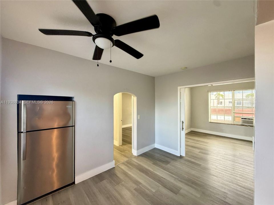 В аренду: $1,725 (2 спален, 1 ванн, 5843 Квадратных фут)