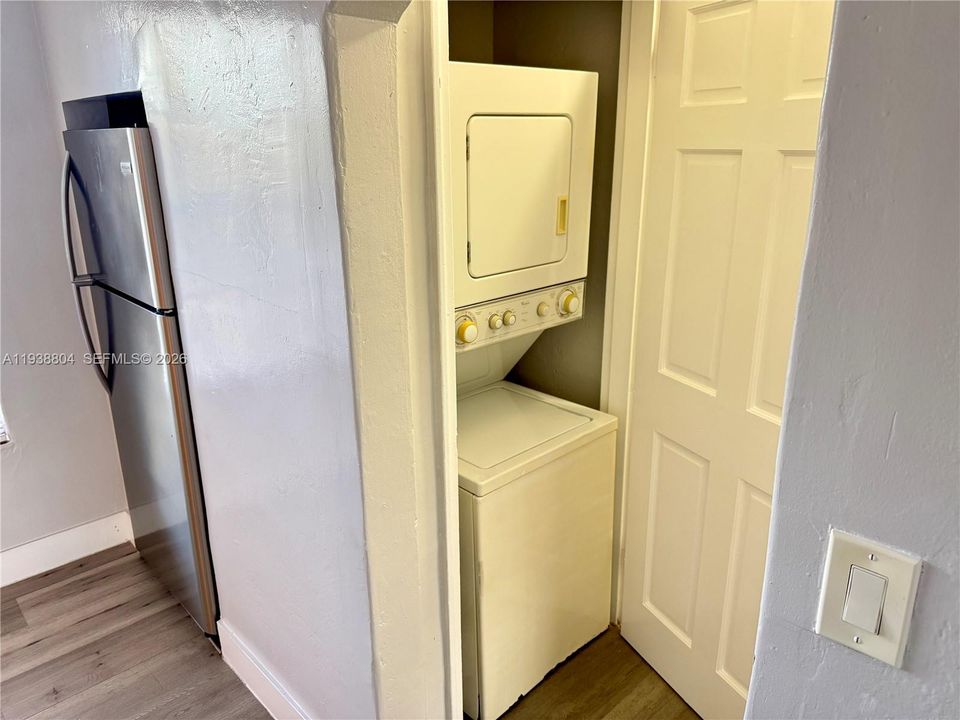 В аренду: $1,725 (2 спален, 1 ванн, 5843 Квадратных фут)