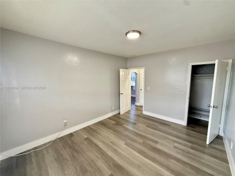 В аренду: $1,725 (2 спален, 1 ванн, 5843 Квадратных фут)