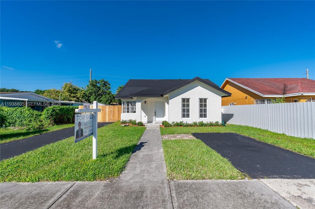 На продажу: $499,999 (3 спален, 2 ванн, 1366 Квадратных фут)