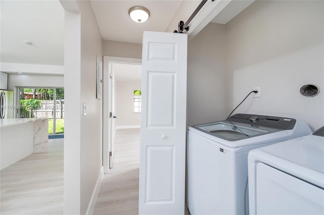 На продажу: $499,999 (3 спален, 2 ванн, 1366 Квадратных фут)