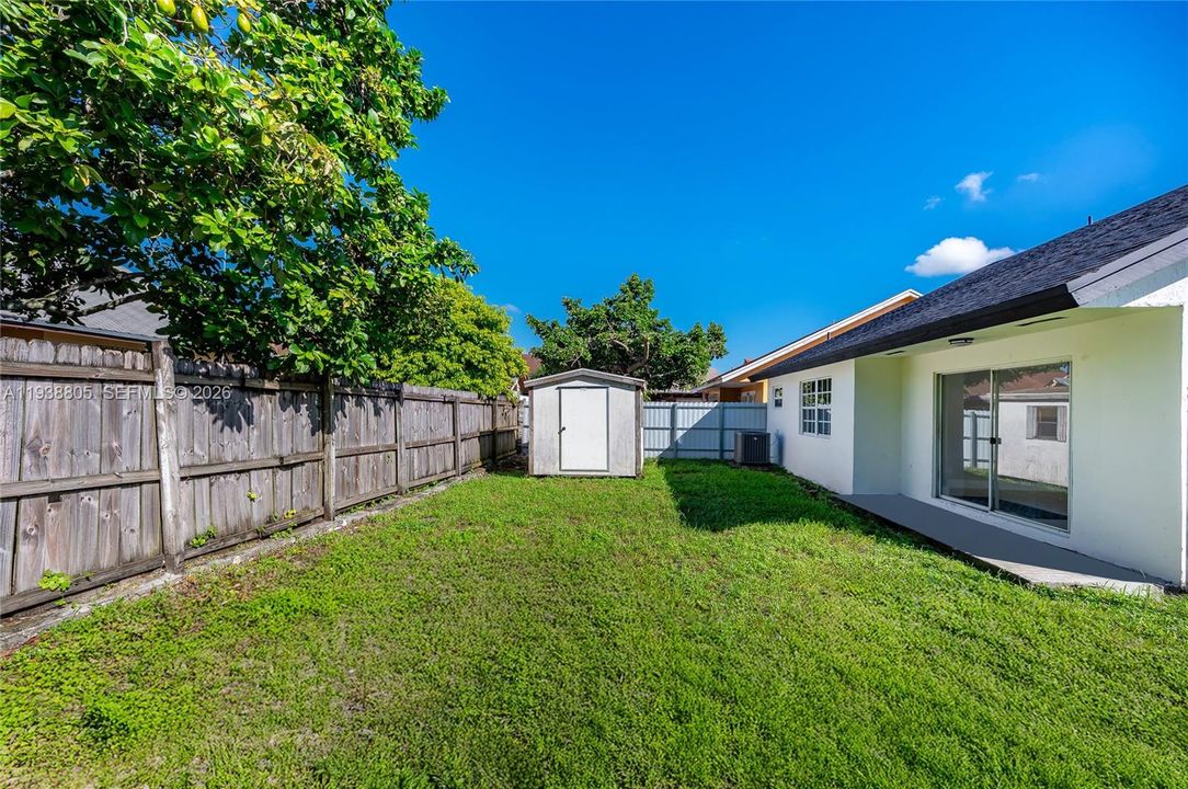 На продажу: $499,999 (3 спален, 2 ванн, 1366 Квадратных фут)