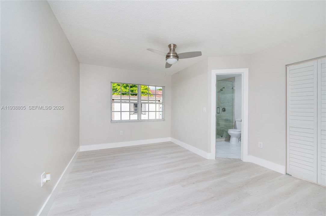 На продажу: $499,999 (3 спален, 2 ванн, 1366 Квадратных фут)