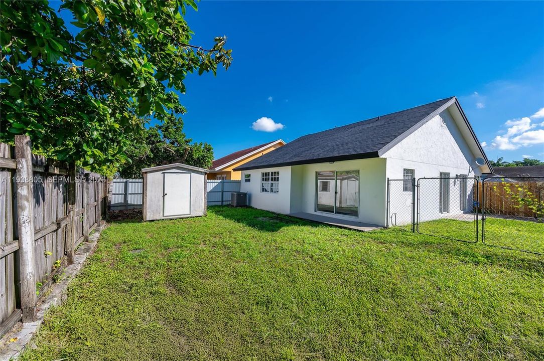 На продажу: $499,999 (3 спален, 2 ванн, 1366 Квадратных фут)