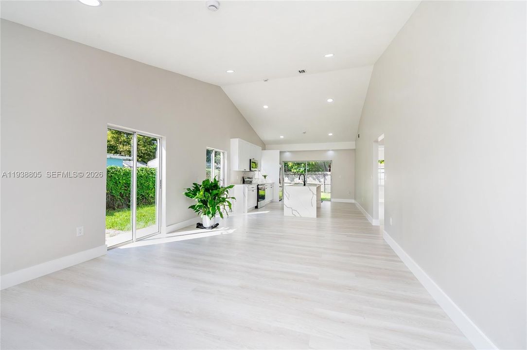 На продажу: $499,999 (3 спален, 2 ванн, 1366 Квадратных фут)