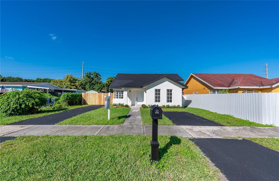 На продажу: $499,999 (3 спален, 2 ванн, 1366 Квадратных фут)