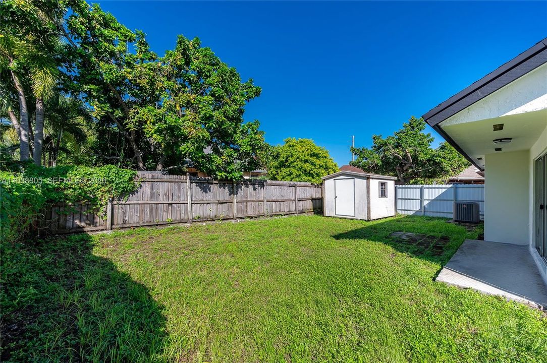 На продажу: $499,999 (3 спален, 2 ванн, 1366 Квадратных фут)