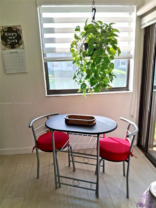 待售: $255,000 (3 贝兹, 2 浴室, 1195 平方英尺)