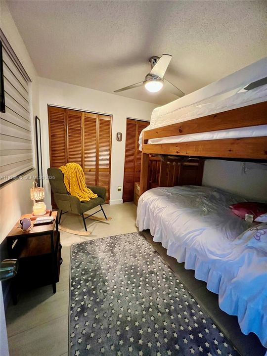 待售: $255,000 (3 贝兹, 2 浴室, 1195 平方英尺)