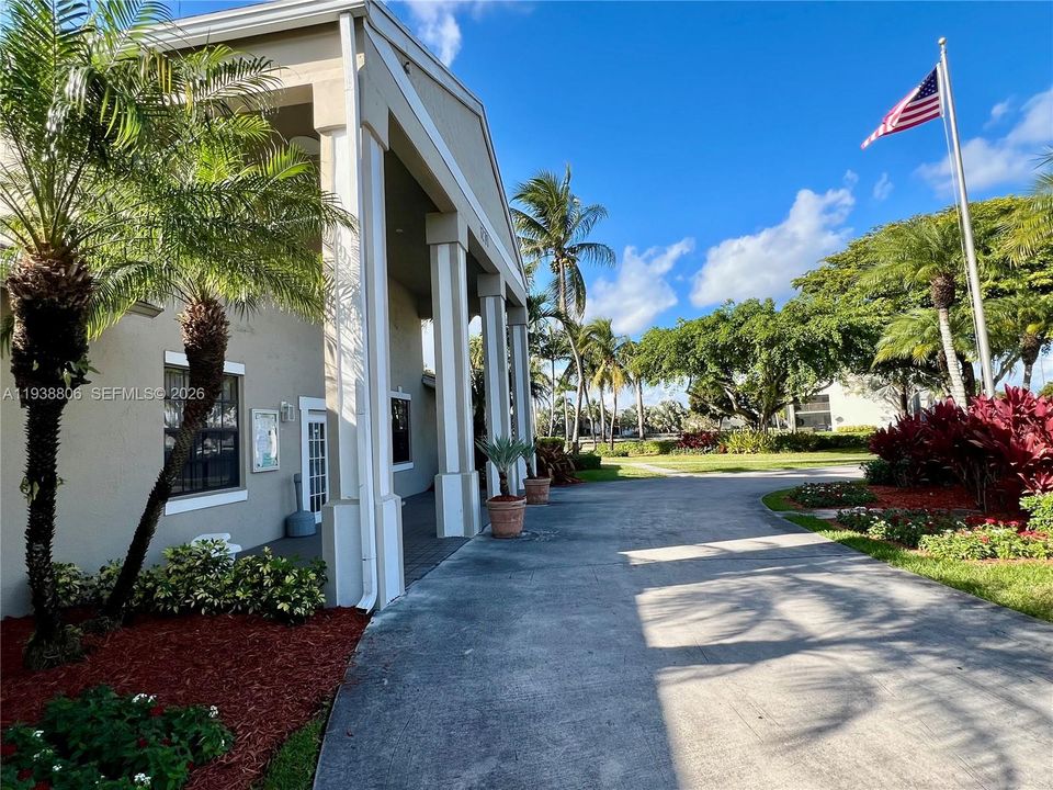 待售: $255,000 (3 贝兹, 2 浴室, 1195 平方英尺)