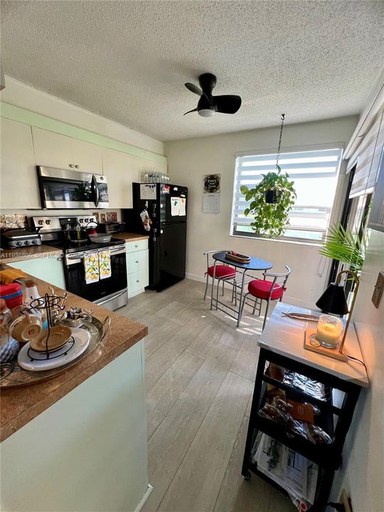 待售: $255,000 (3 贝兹, 2 浴室, 1195 平方英尺)