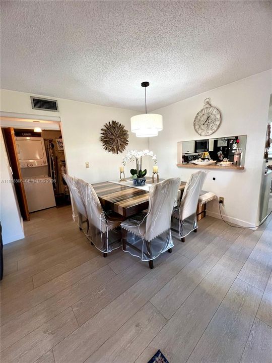 待售: $255,000 (3 贝兹, 2 浴室, 1195 平方英尺)