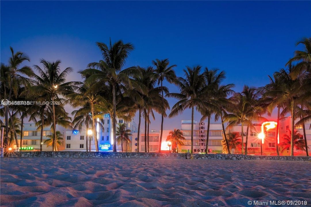 For Rent: $3,000 (0 beds, 1 baths, 565 Square Feet)