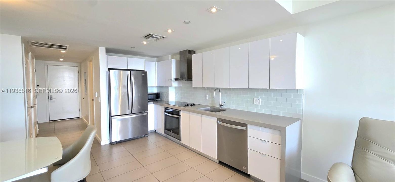 For Sale: $375,000 (0 beds, 1 baths, 588 Square Feet)