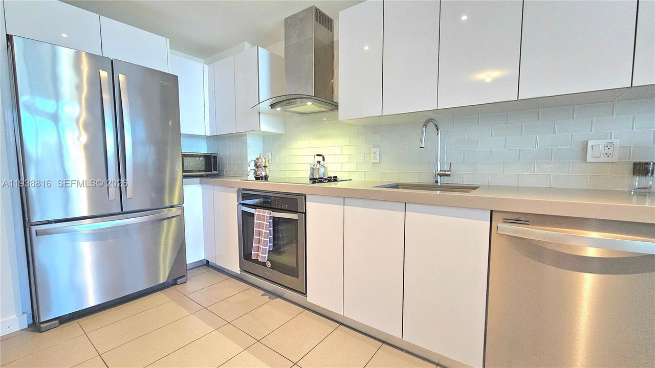 For Sale: $375,000 (0 beds, 1 baths, 588 Square Feet)