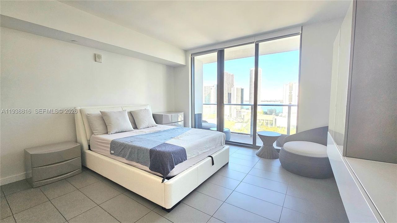 For Sale: $375,000 (0 beds, 1 baths, 588 Square Feet)