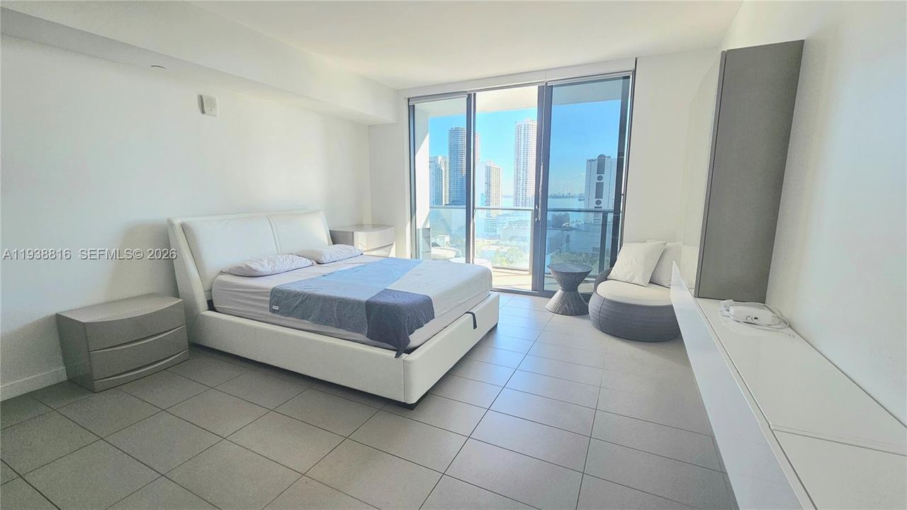 For Sale: $375,000 (0 beds, 1 baths, 588 Square Feet)