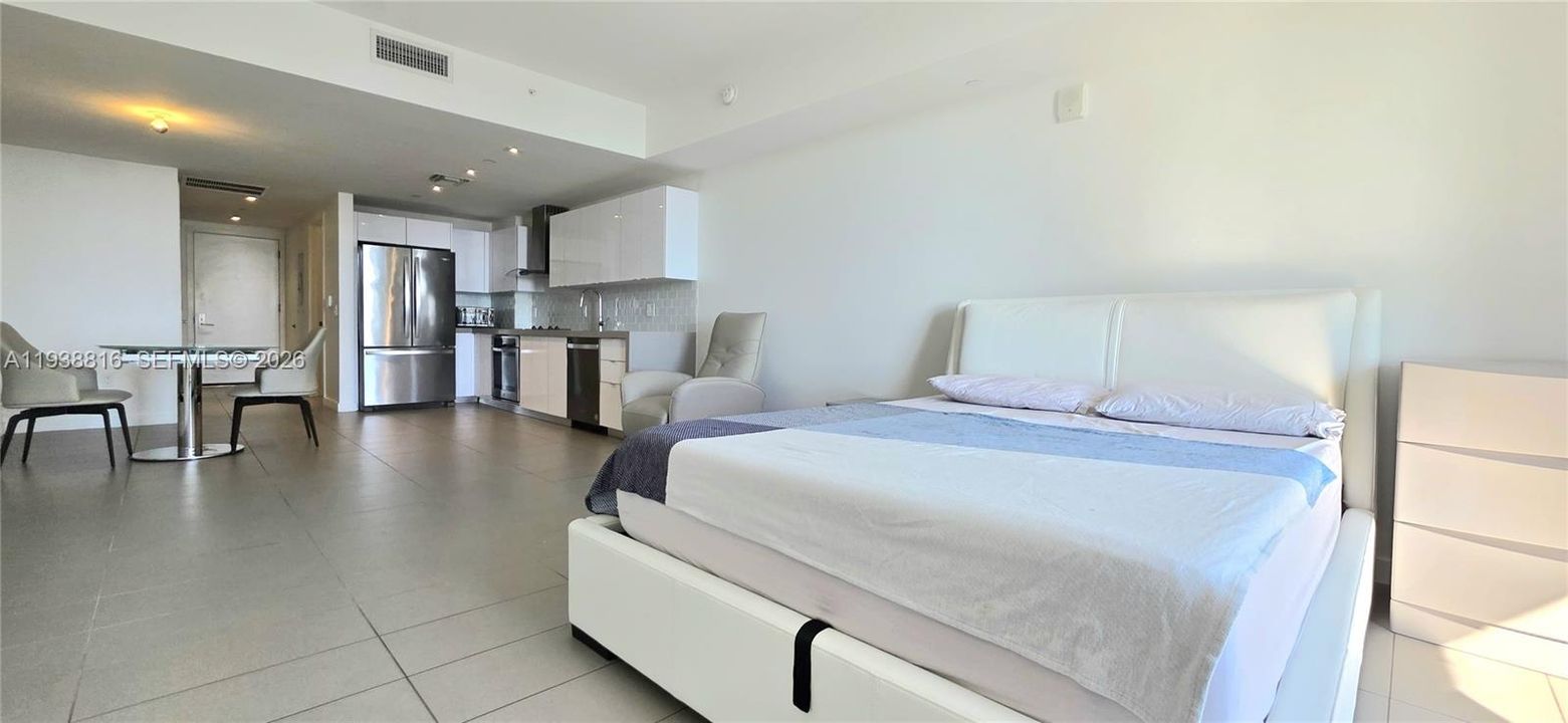 For Sale: $375,000 (0 beds, 1 baths, 588 Square Feet)