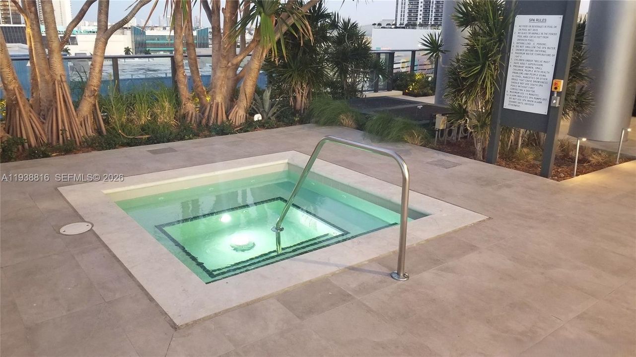 Roof top pool